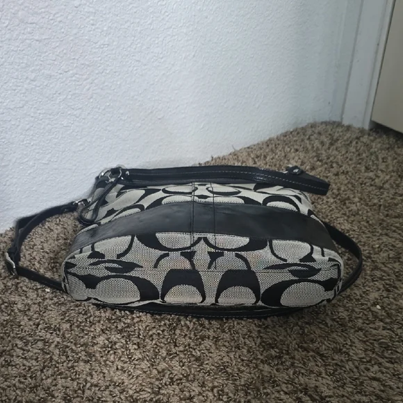 Coach Signature Mono Black & Gray Crossbody/Shoulder W/ Silver Hardware (EUC)🖤 - Picture 9 of 14